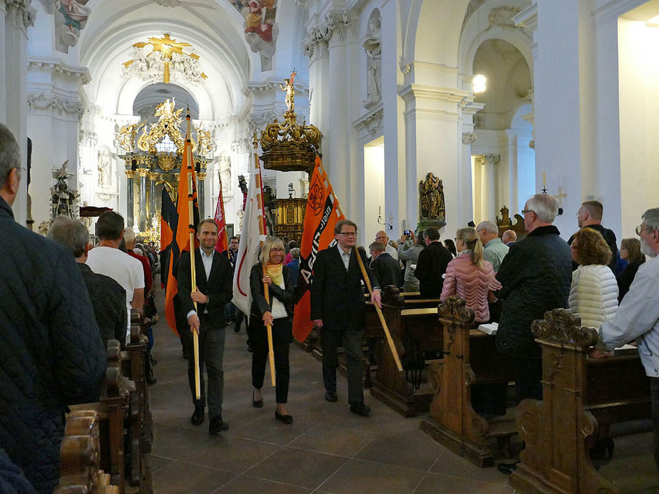 Abschlussvesper der Bischofskonferenz mit Austeilung des Bonifatiussegens (Foto: Karl-Franz Thiede)